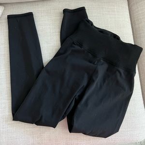 BLACK VUORI LEGGINGS